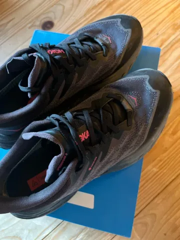 Used Hoka Speedgoat 5 GTX bike — image 3 of 10