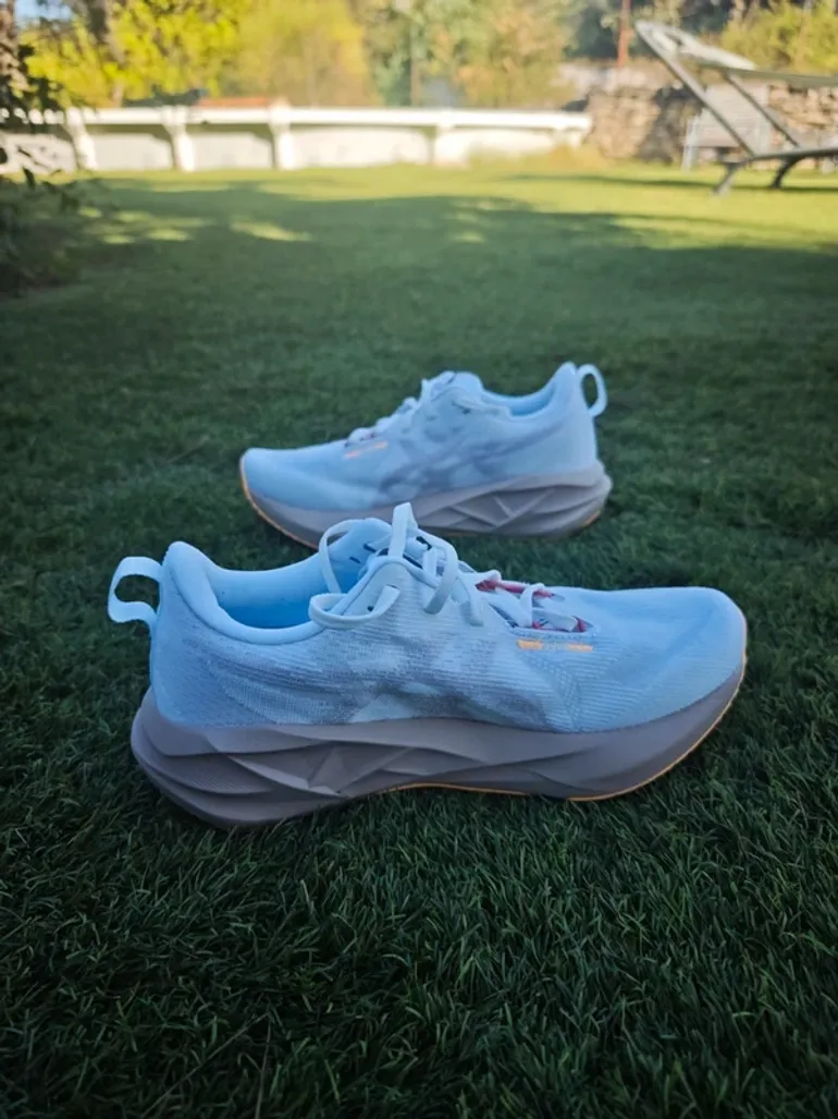 Used White Novablast 5 bike — image 4 of 14