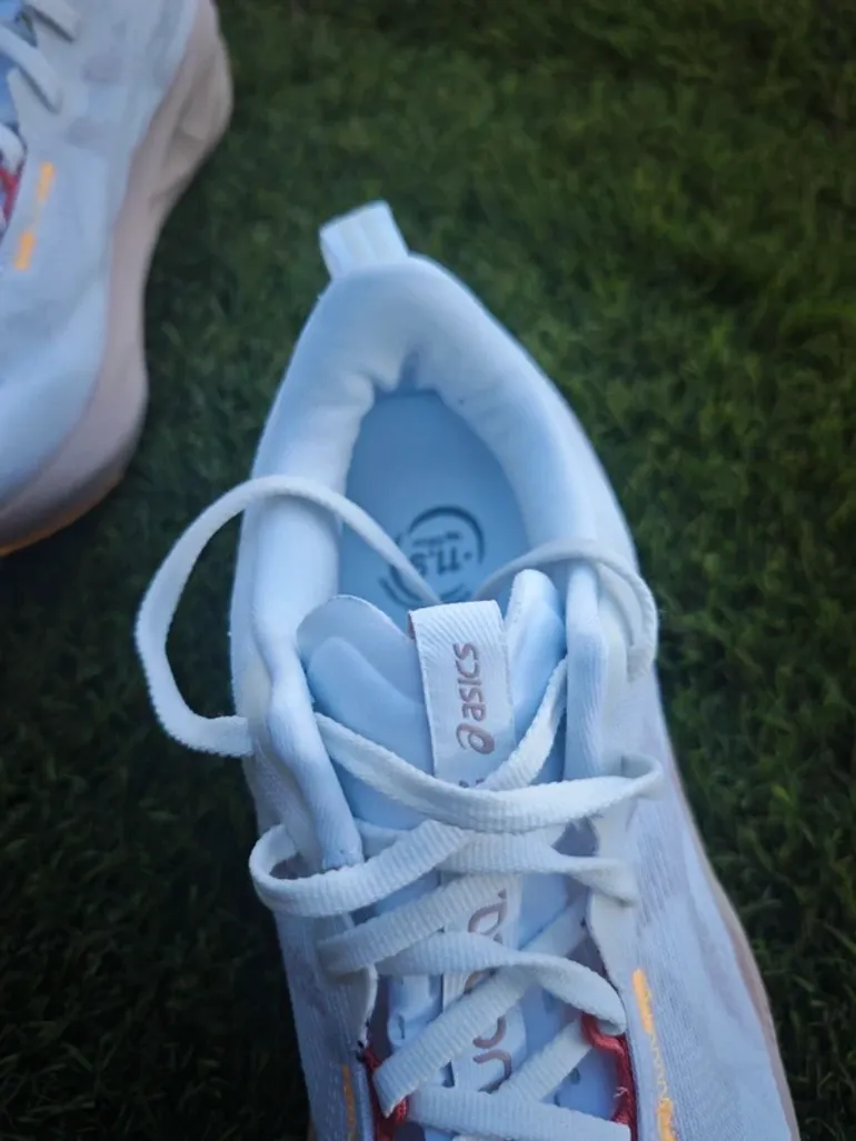 Used White Novablast 5 bike — image 10 of 14
