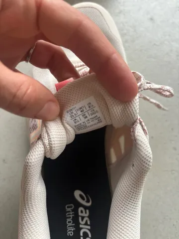 Used Asics Gel Sonoma 8 bike — image 2 of 4