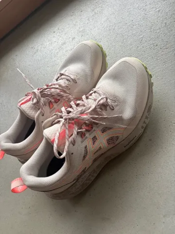Used Asics Gel Sonoma 8 bike — image 4 of 4