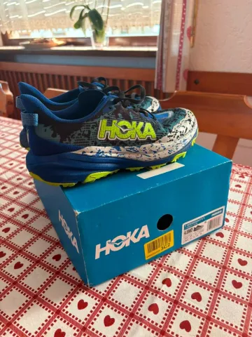 Used Hoka Speedgoat 6 bike — image 1 of 3