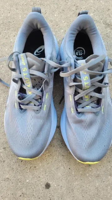 Used Asics Novablast 5 bike — image 1 of 8