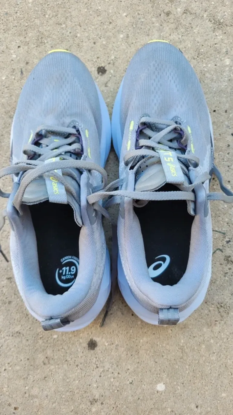 Used Asics Novablast 5 bike — image 2 of 8