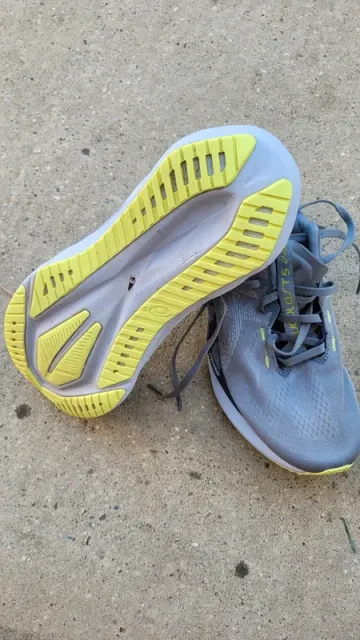 Used Asics Novablast 5 bike — image 4 of 8