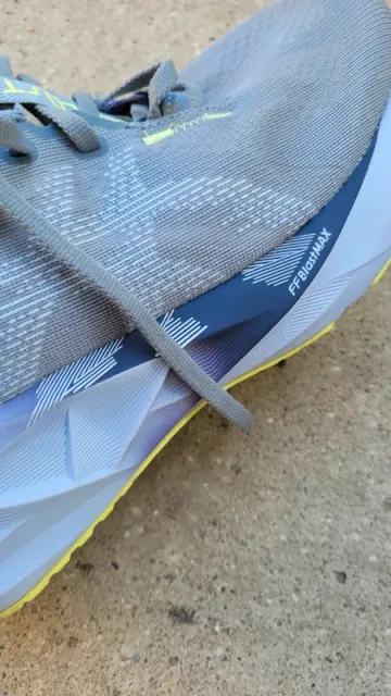 Used Asics Novablast 5 bike — image 7 of 8