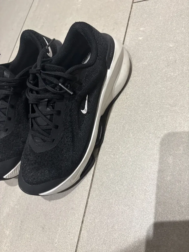 Used Nike Sportschuhe Damen bike — image 2 of 6
