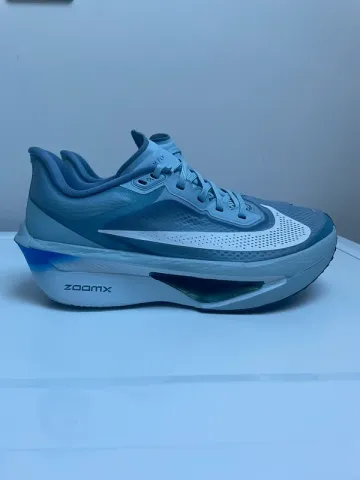 Tweedehands Nike Zoom Fly 6 bike — afbeelding 1 van 9