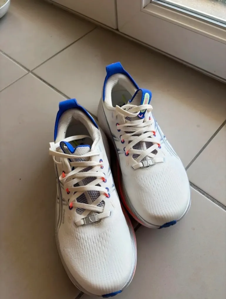 Käytetty Asics Gel-Nimbus 28 2026 bike — kuva 2 / 3