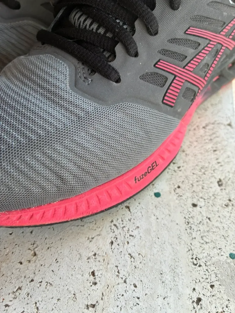 Used Asics fuzeX bike — image 5 of 9
