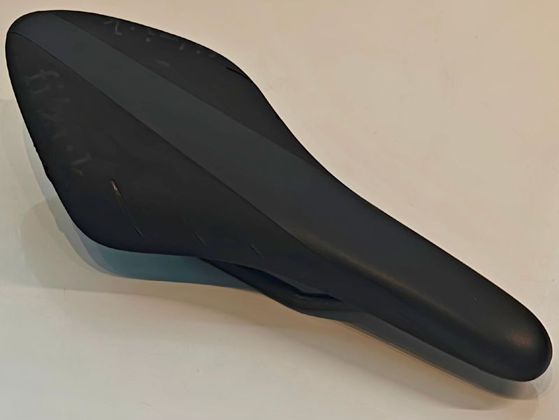 Używany Fizik Arione R1 Saddles & Seatposts