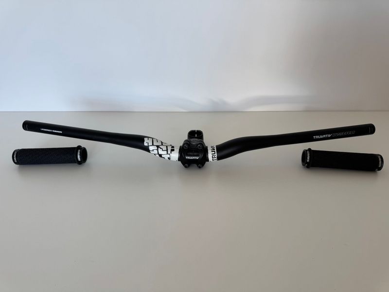 Käytetty Truvativ Handlebar & Stem Cockpit