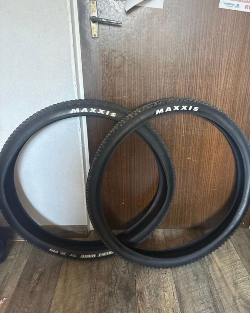 Gebrauchtes Maxxis Ardent Race 29 / Rekon Race 29 Tyres & Tubes