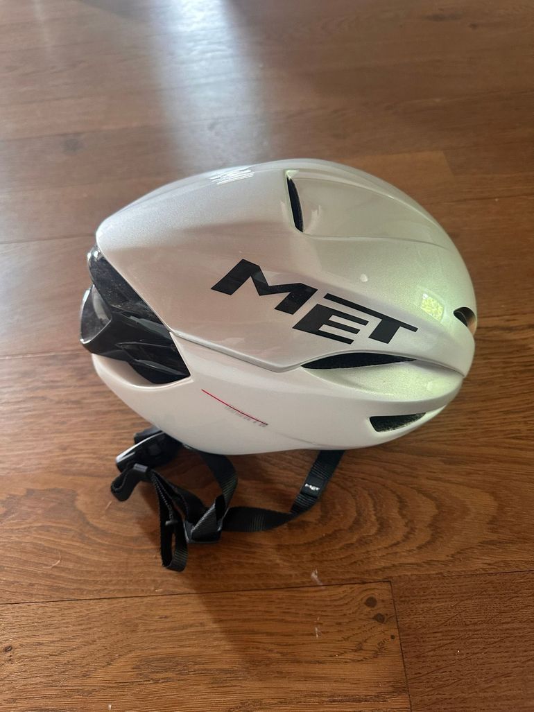 MET Casque 2026 bike d'occasion — image 2 sur 4