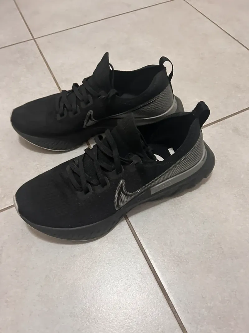 Brugt Nike Epic React Flyknit Running Shoes