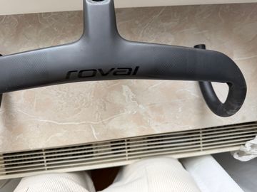 Used Roval Rapide Cockpit 2025 bike — image 2 of 3