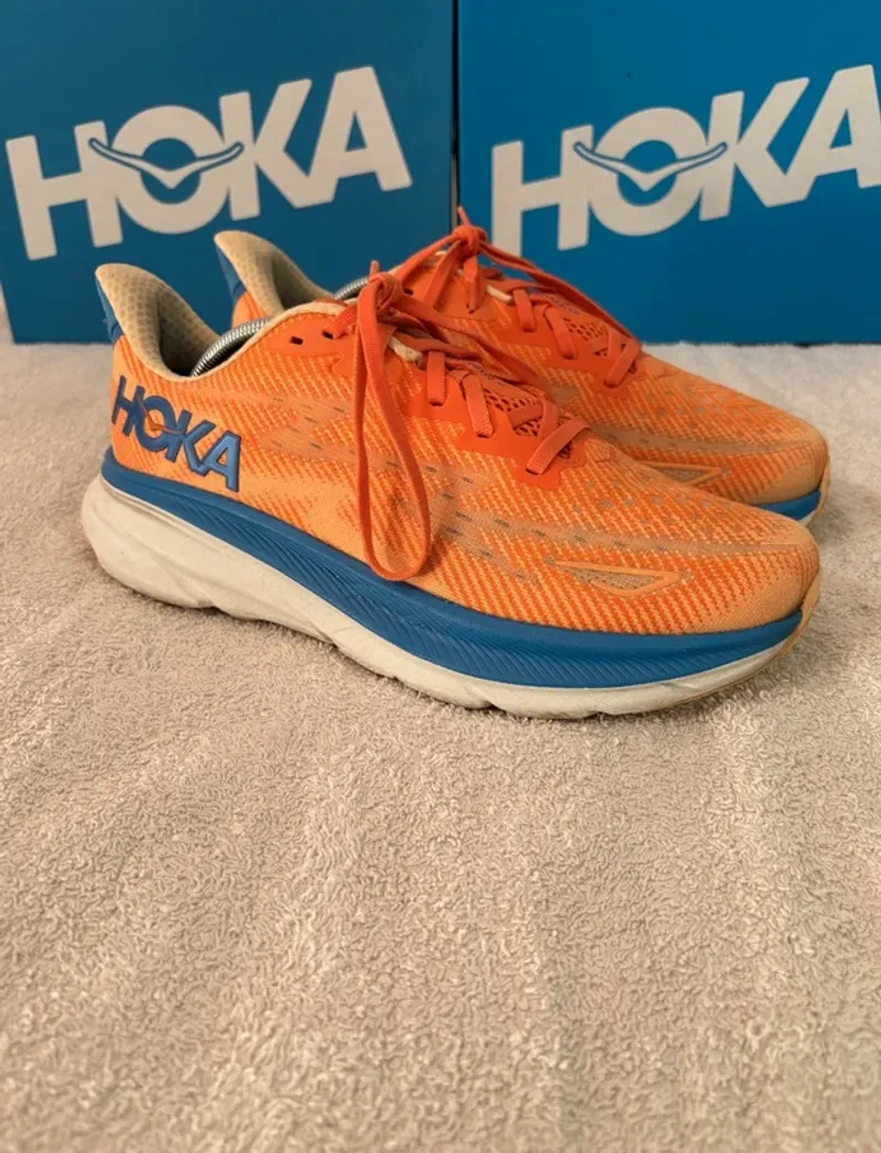 Gebrauchtes Orange Clifton 9 Running Shoes
