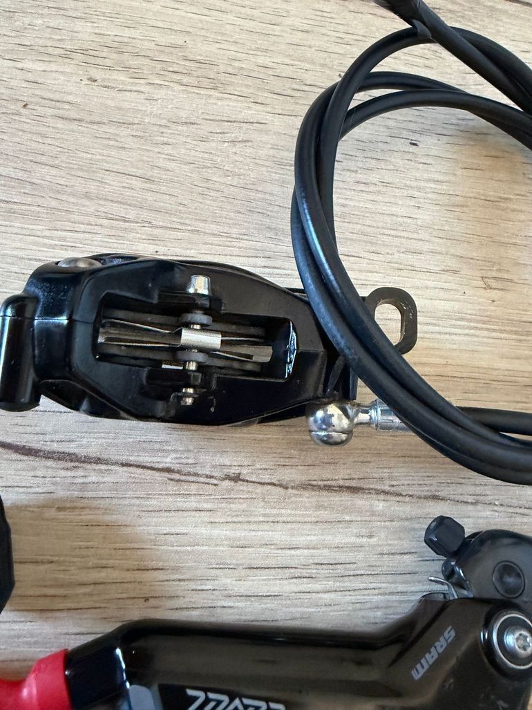 Brugt Sram Level Ultimate Stealth 4 Piston 2025 bike — billede 4 af 6