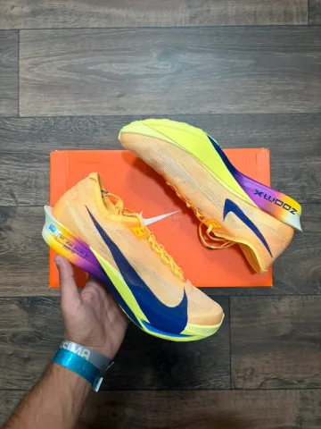 Używany Nike ZoomX Streakfly 2 bike — zdjęcie 1 z 3