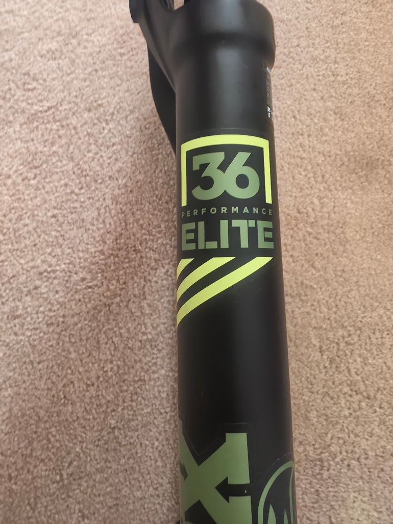 Used Fox 36 Performance Elite bike — image 4 of 6