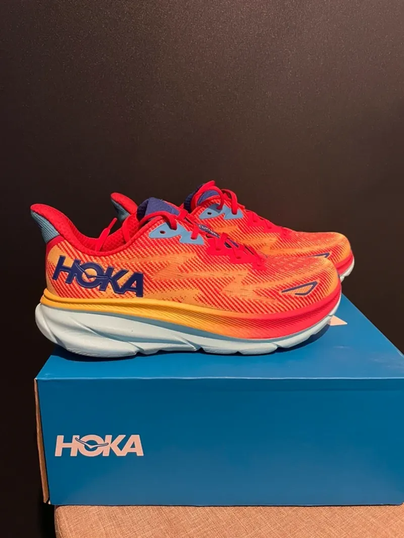 Used Hoka Clifton 9 Running Shoes