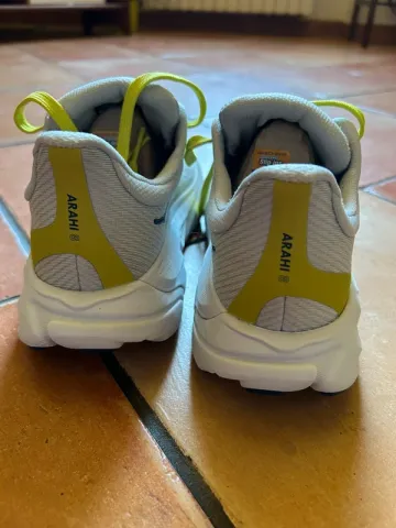 Used Hoka Arahi 8 bike — image 3 of 7