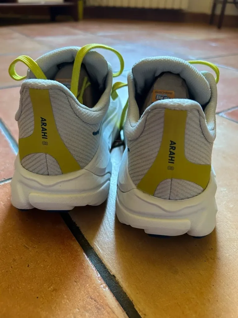 Used Hoka Arahi 8 bike — image 3 of 7