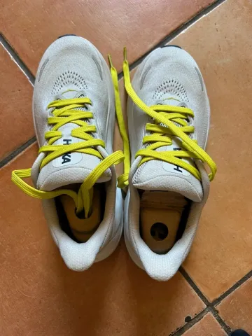 Used Hoka Arahi 8 bike — image 4 of 7