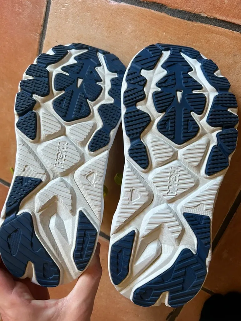 Used Hoka Arahi 8 bike — image 2 of 7