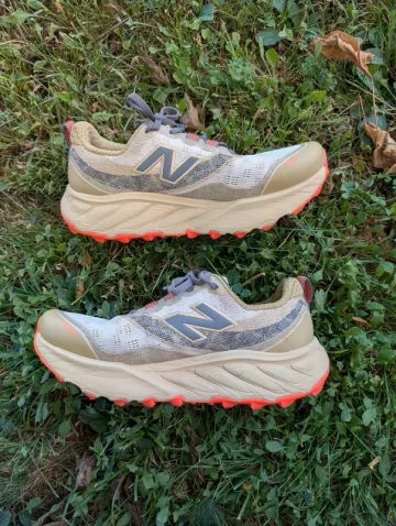 Used New Balance Fresh Foam X Hierro v9 bike — image 2 of 4