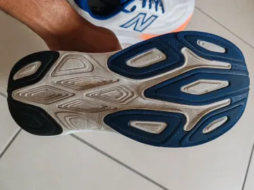 Used New Balance Fresh Foam X More v6 bike — image 12 of 13