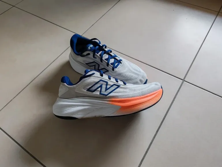 Used New Balance Fresh Foam X More v6 bike — image 2 of 13