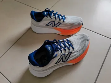 Used New Balance Fresh Foam X More v6 bike — image 6 of 13
