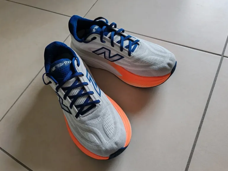 Used New Balance Fresh Foam X More v6 bike — image 3 of 13