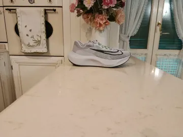 Used Nike Zoom Fly 5 bike — image 7 of 7
