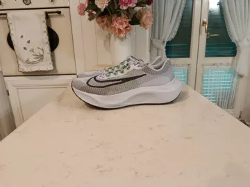 Used Nike Zoom Fly 5 bike — image 4 of 7