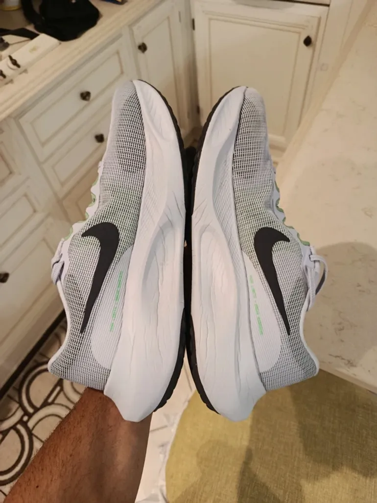 Used Nike Zoom Fly 5 bike — image 6 of 7