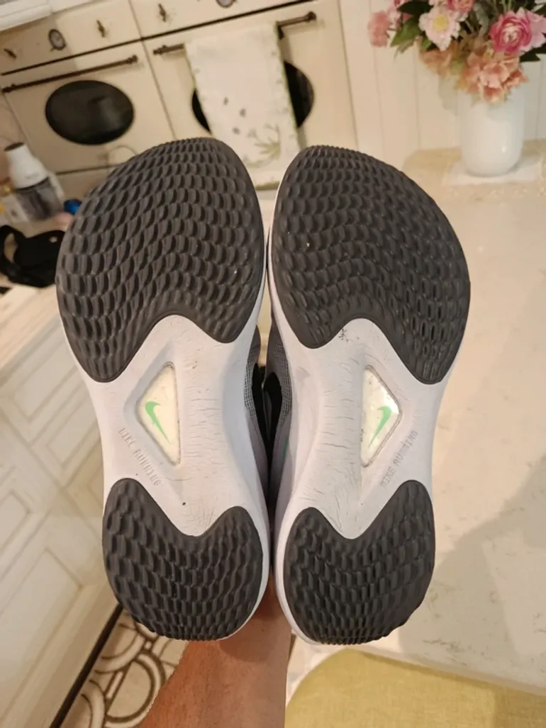 Used Nike Zoom Fly 5 bike — image 2 of 7