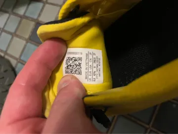 Used Salomon Trailrunning Shoes bike — image 3 of 4