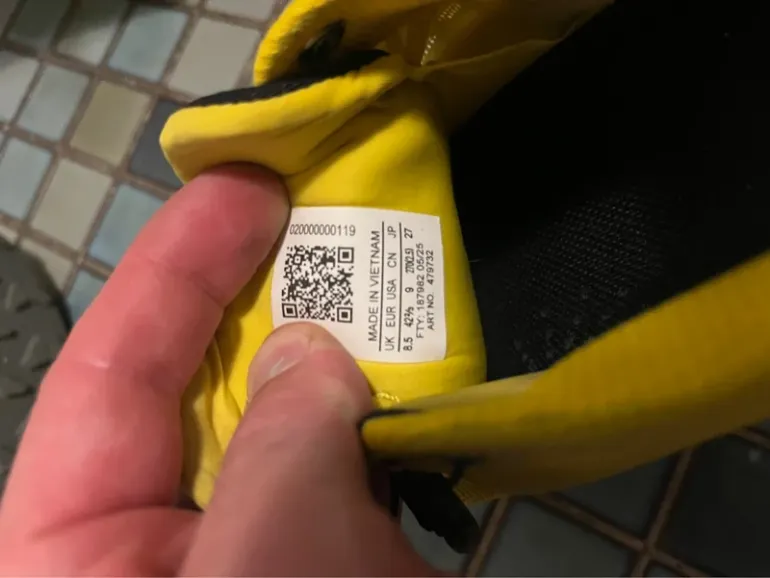 Used Salomon Trailrunning Shoes bike — image 3 of 4