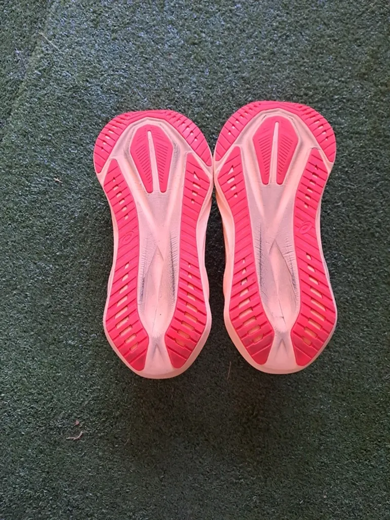 Used Asics Novablast 5 bike — image 3 of 8