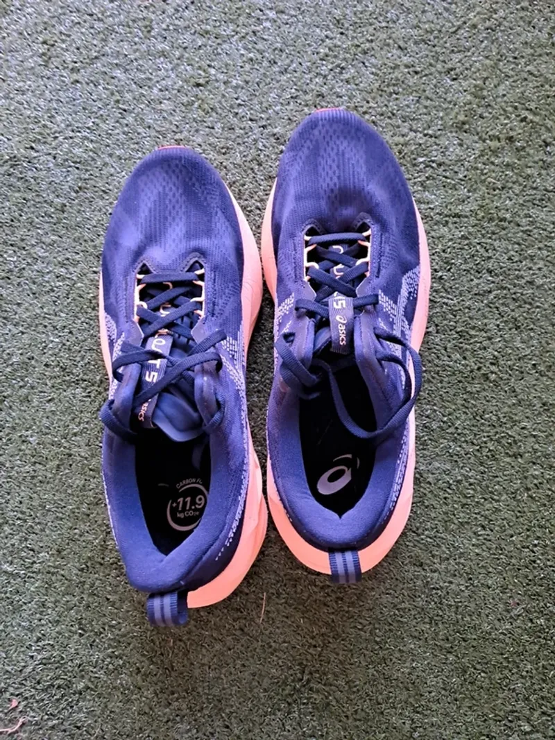 Gebrauchtes Asics Novablast 5 Running Shoes