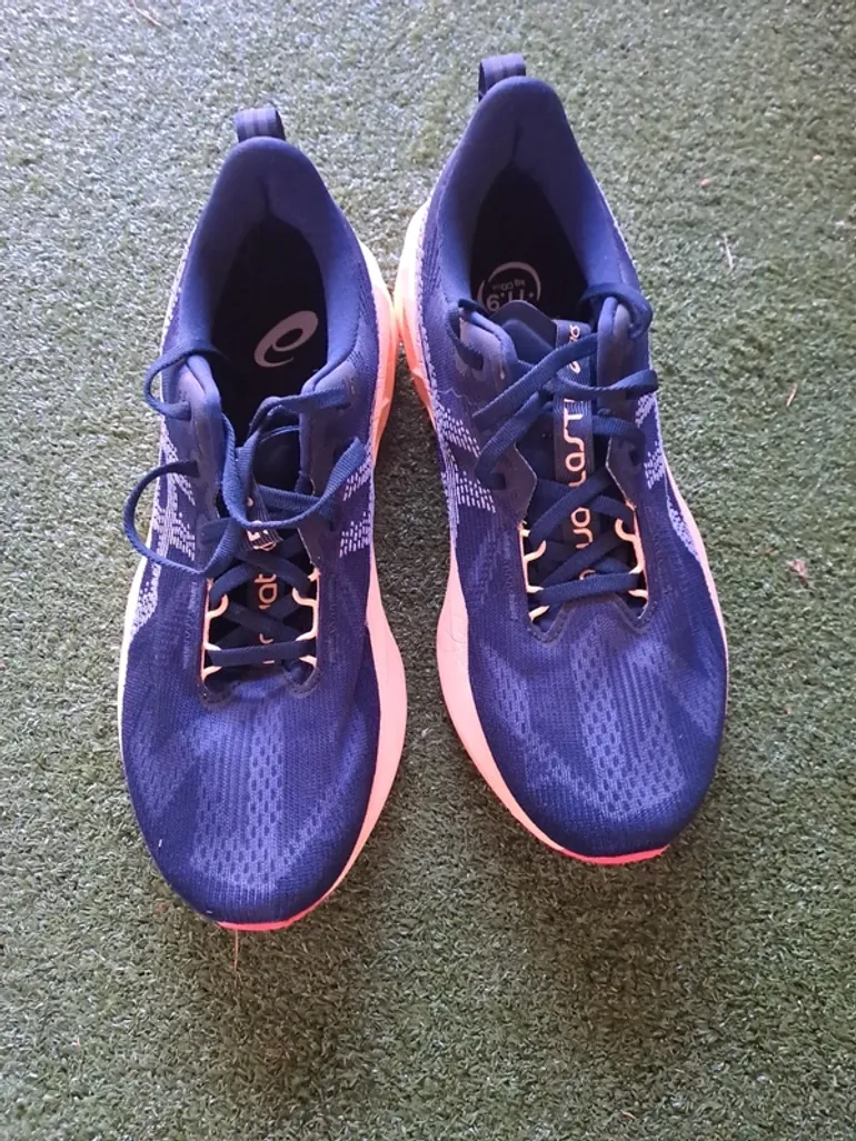 Used Asics Novablast 5 bike — image 7 of 8