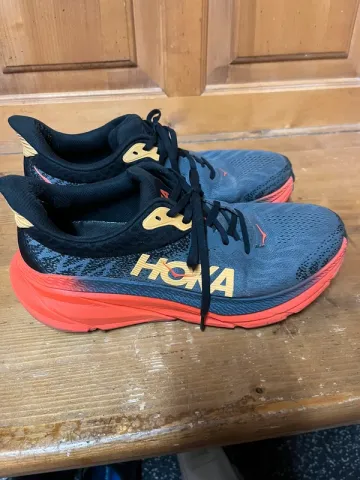Used Hoka Challenger TR7 bike — image 1 of 3