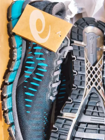 Used Asics Gel-Quantum 360 bike — image 3 of 5