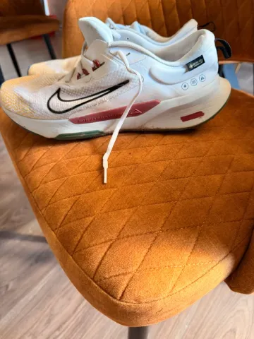 Used Nike Gore-Tex Trekking Shoes bike — image 3 of 3