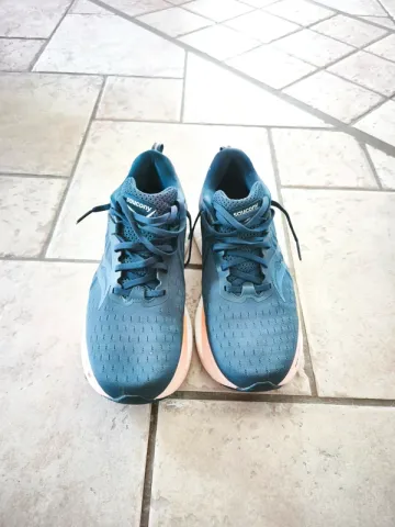 Used Saucony Triumph 22 bike — image 1 of 3