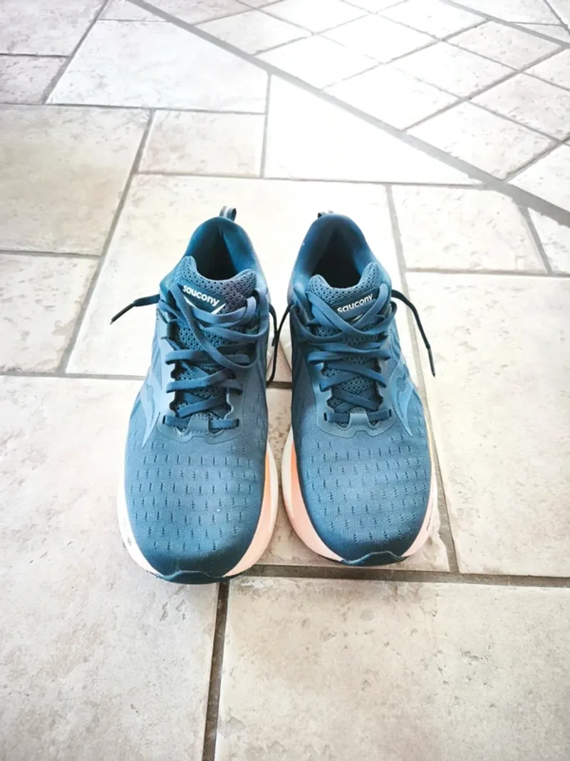 Tweedehands Saucony Triumph 22 Running Shoes