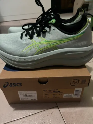 Used Asics Gel Nimbus 28 bike — image 1 of 3