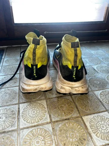 Used Hoka Tecton X3 bike — image 5 of 7